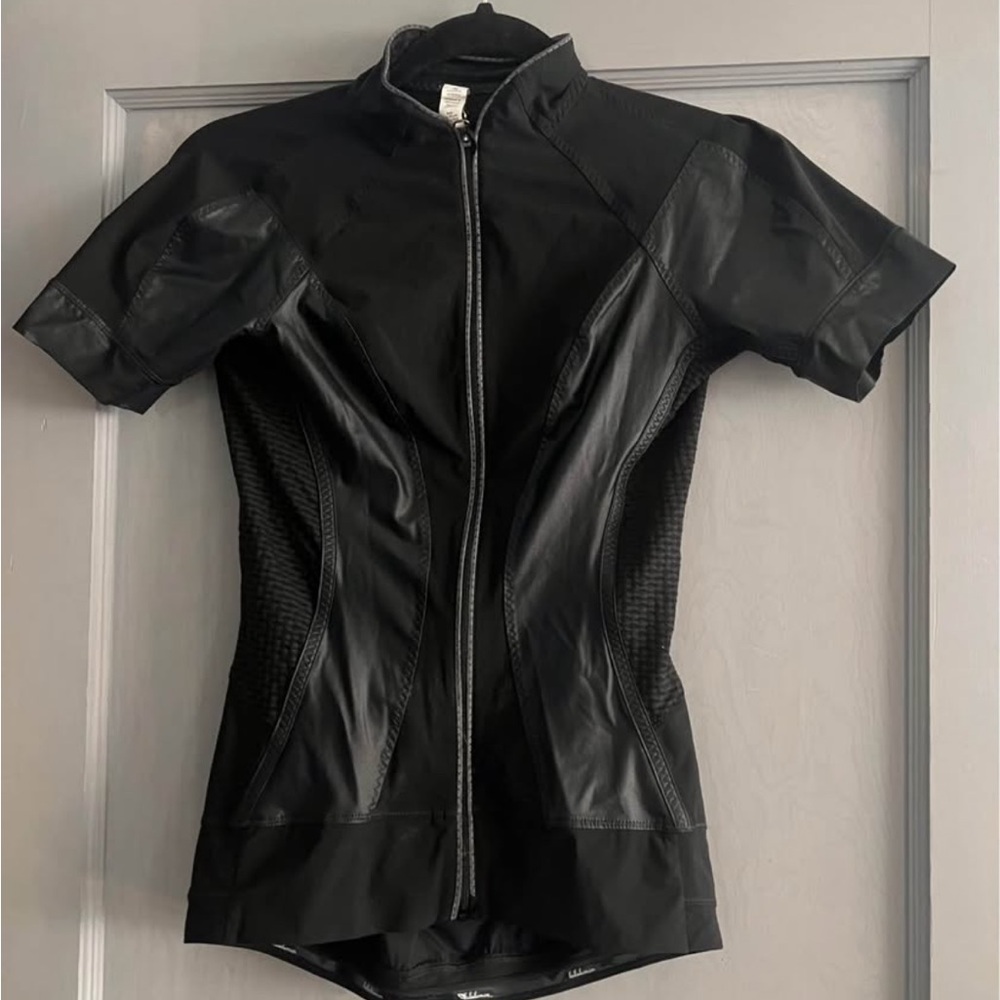 Lululemon Athletica cycling Jersey